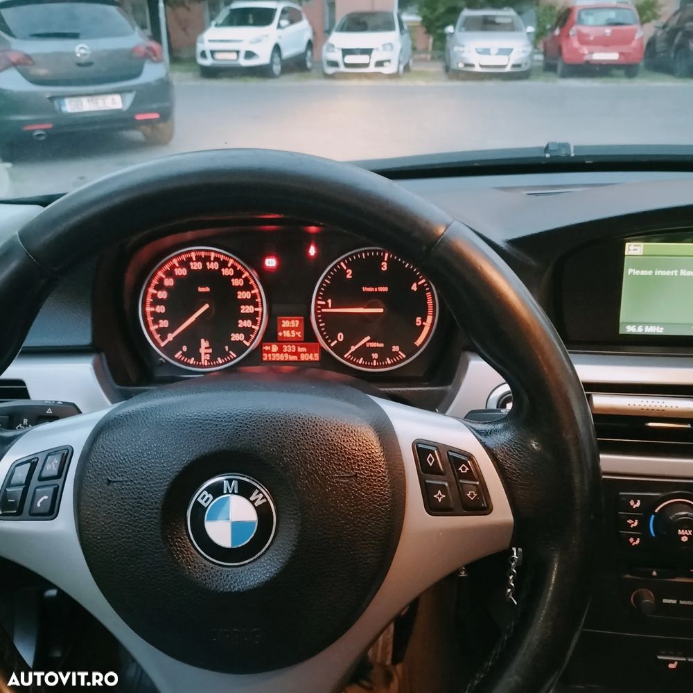 BMW Seria 3 318d - 4