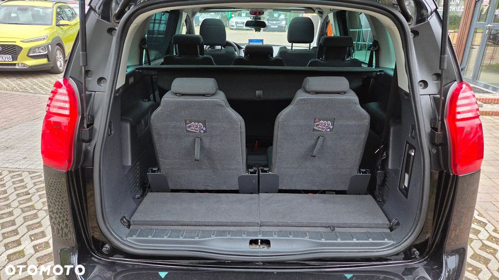 Peugeot 5008 HDI 150 Allure - 4