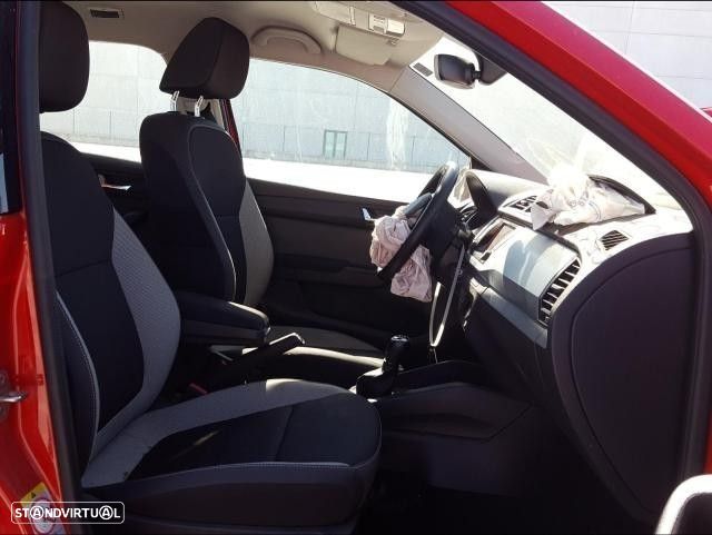 Peças Skoda Fabia III (NJ3) 1.0 TSI 2021 - 16