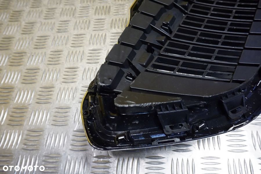 BUICK LACROSSE 2017 2018 2019 - Atrapa Przód Grill Emblemat Chrom USA - 12