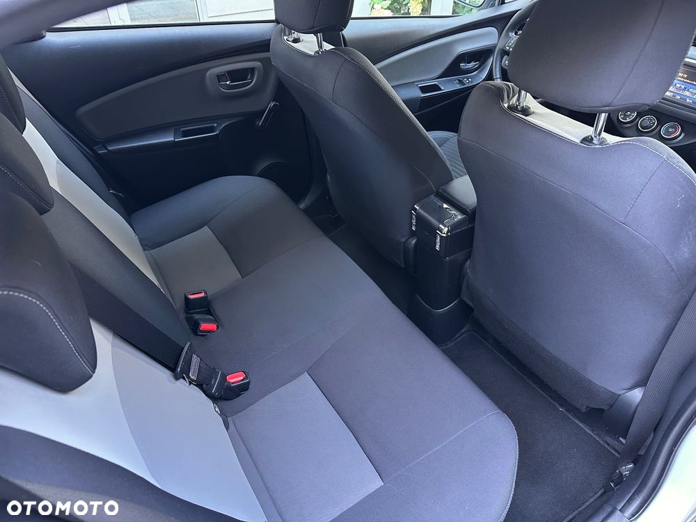 Toyota Yaris 1.5 Premium - 25
