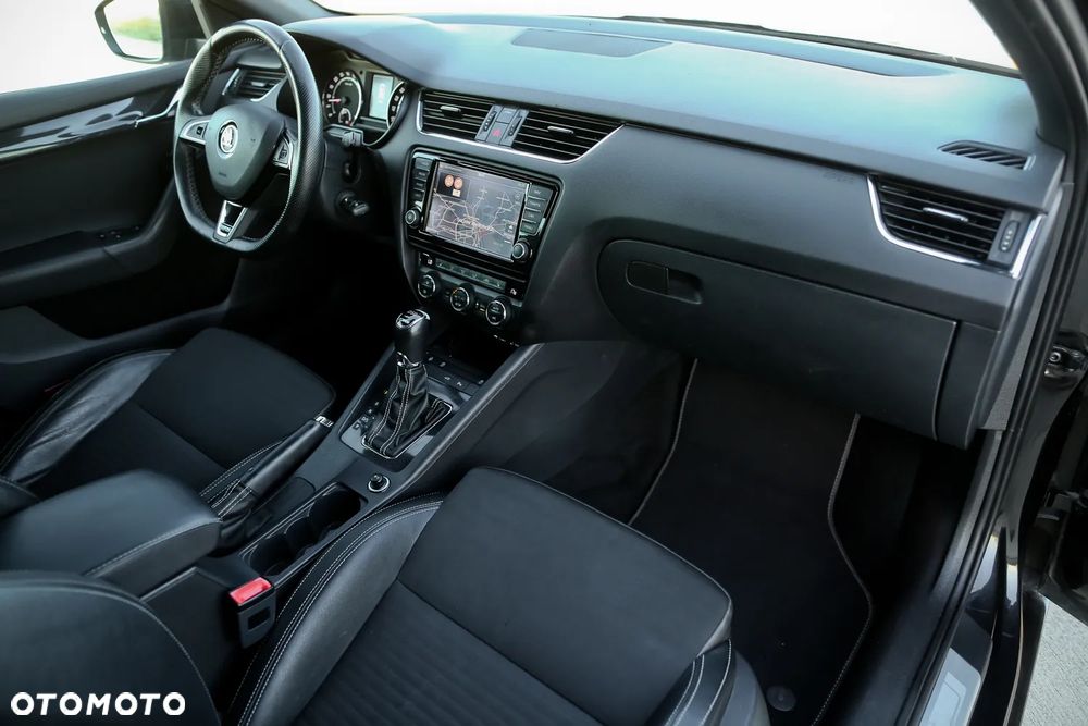 Skoda Octavia 2.0 TDI DSG RS - 24