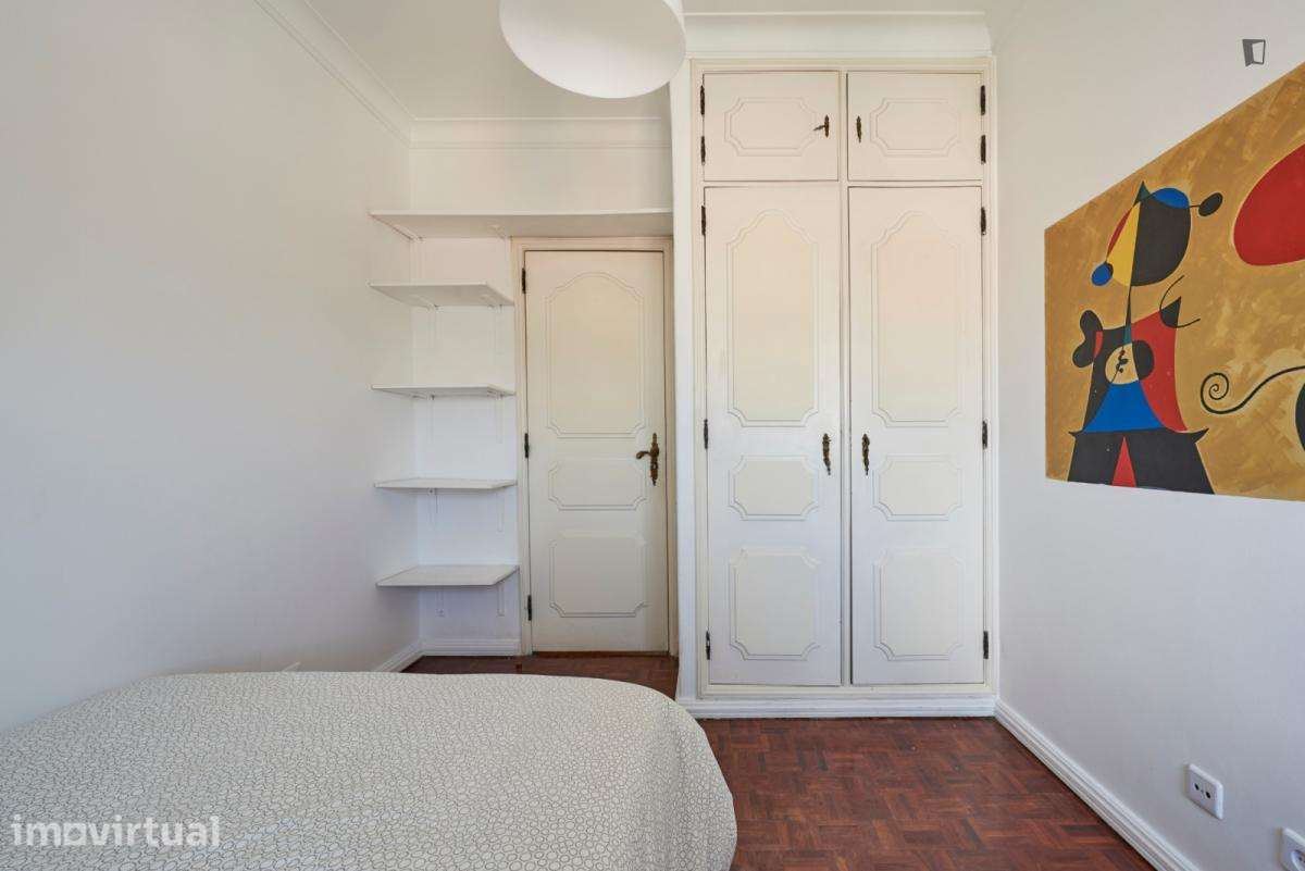 Quarto - localizado em Benfica Lisbon - Grande imagem: 3/34
