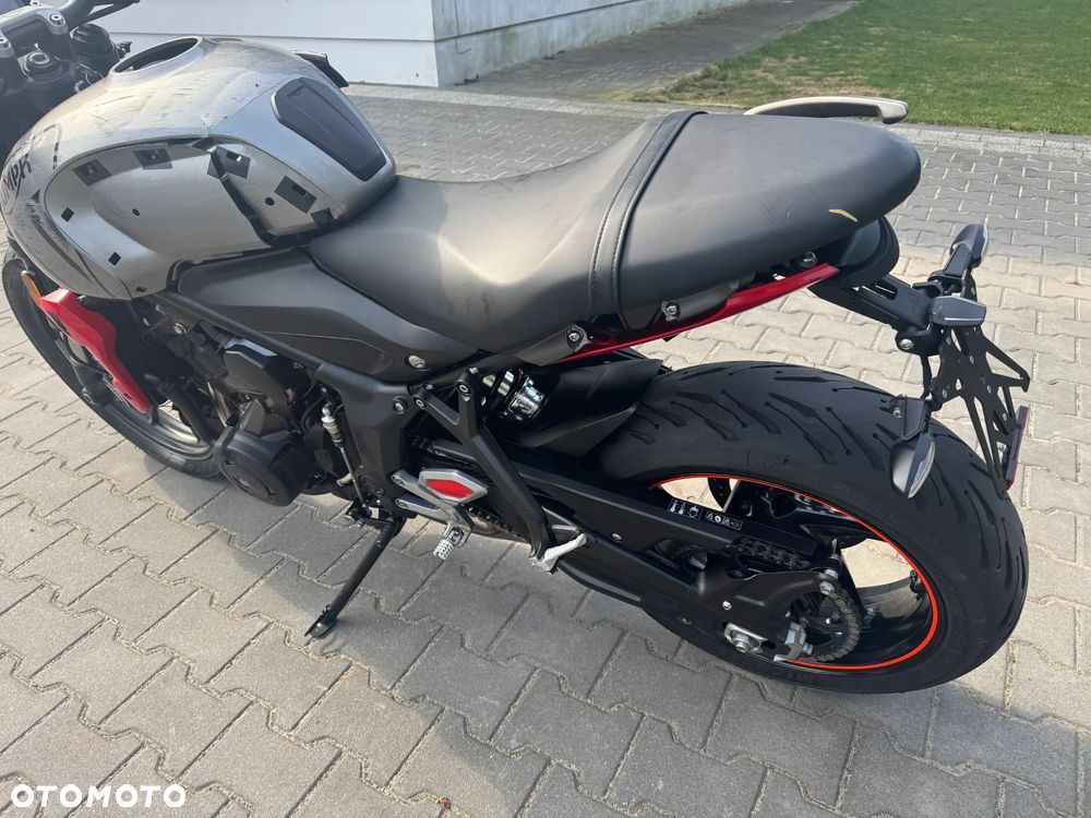 Triumph Trident - 19