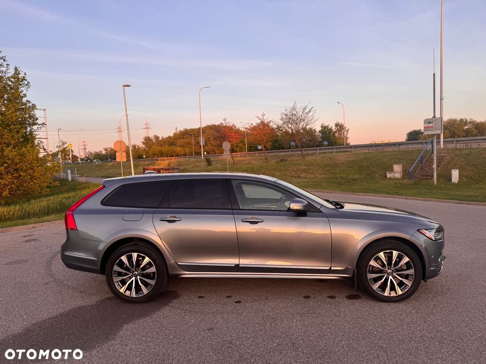 Volvo V90 Cross Country T6 AWD Pro - 2
