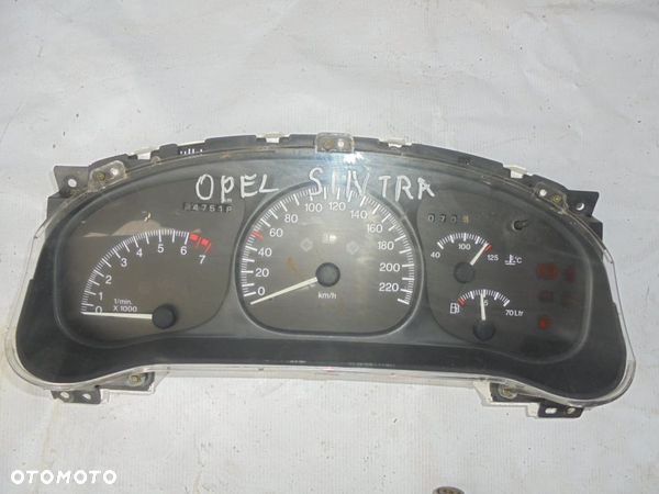 Licznik Opel Sintra 2.2 16V 1997rok 16203658
