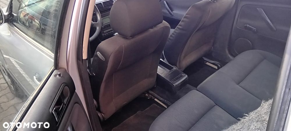 Volkswagen Passat 1.9 TDI Basis - 17