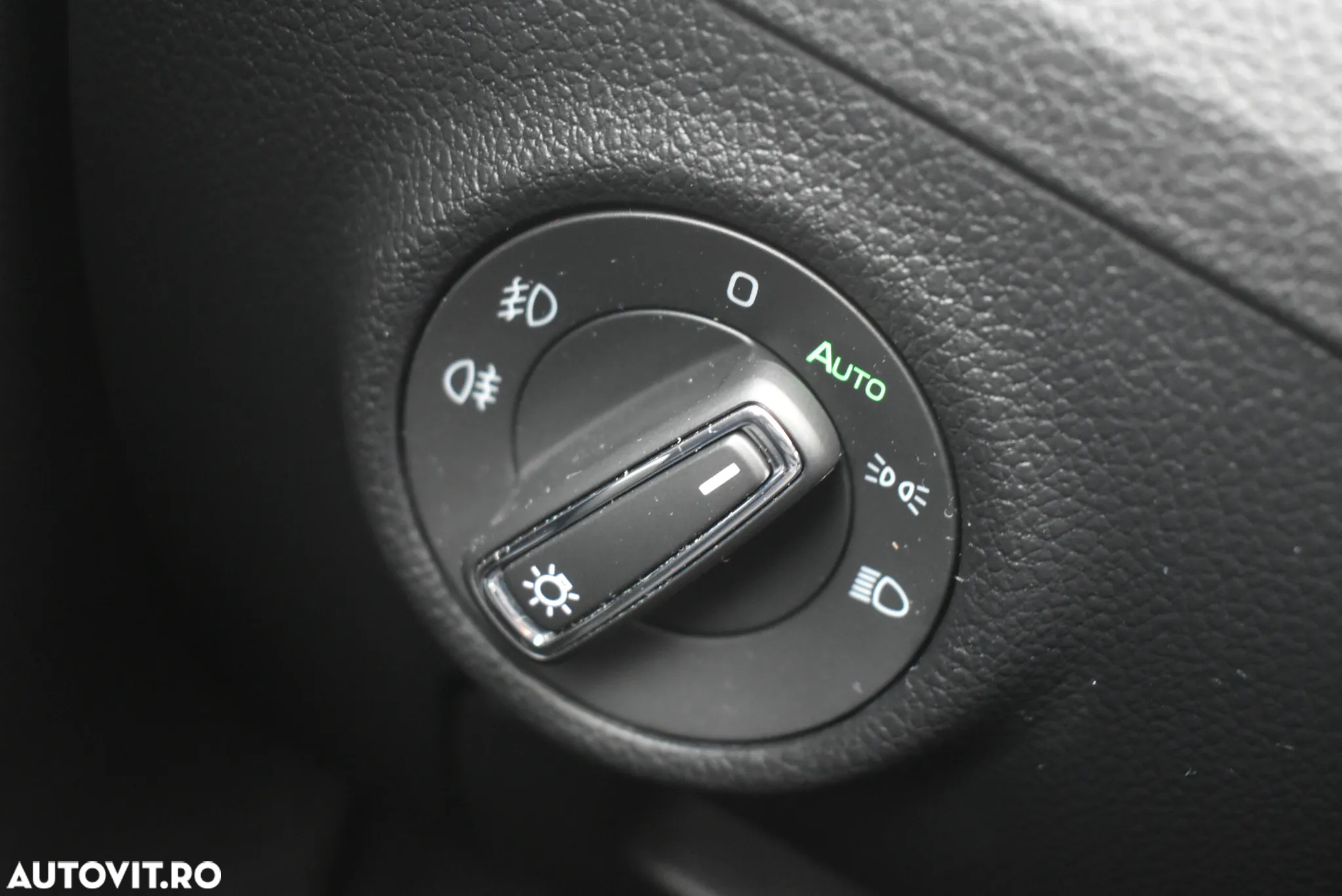 Skoda Superb 2.0 TDI DSG Ambition - 27
