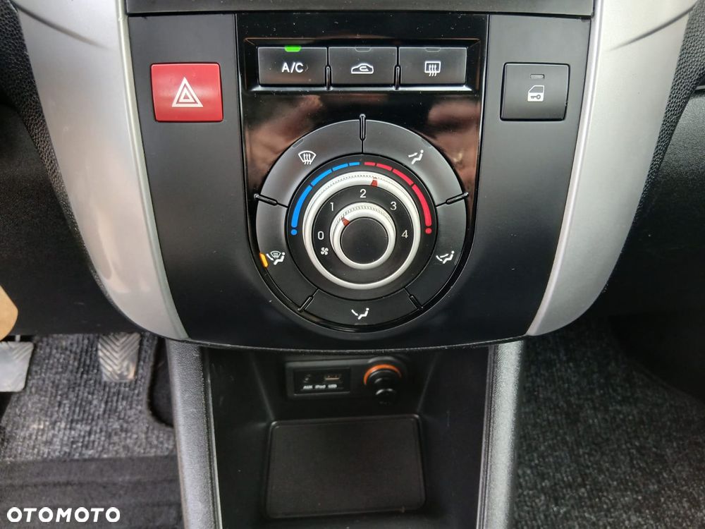 Kia Venga 1.4 CVVT Vision - 25