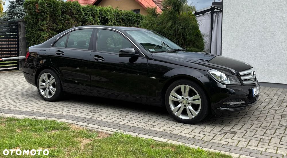 Mercedes-Benz Klasa C 180 CGI Automatik BlueEFFICIENCY Avantgarde - 18