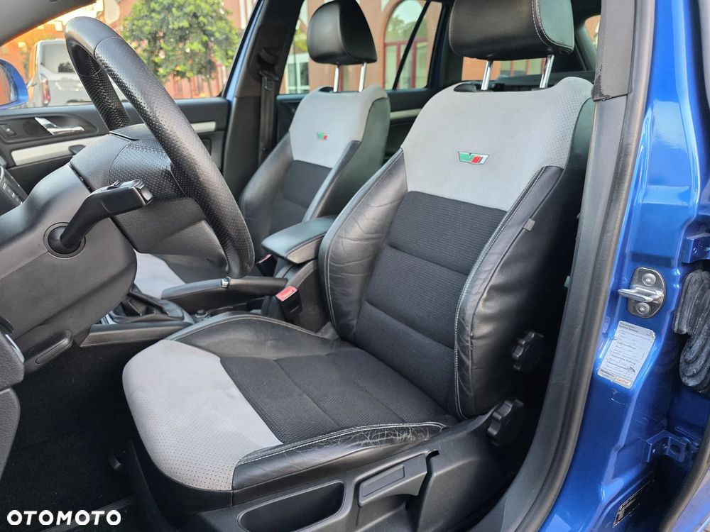 Skoda Octavia 2.0 TDI CR DPF RS - 16