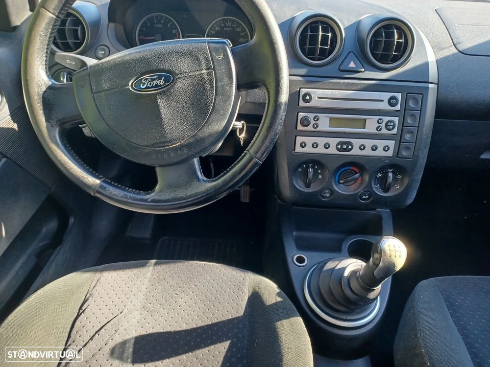 Ford Fiesta - 8