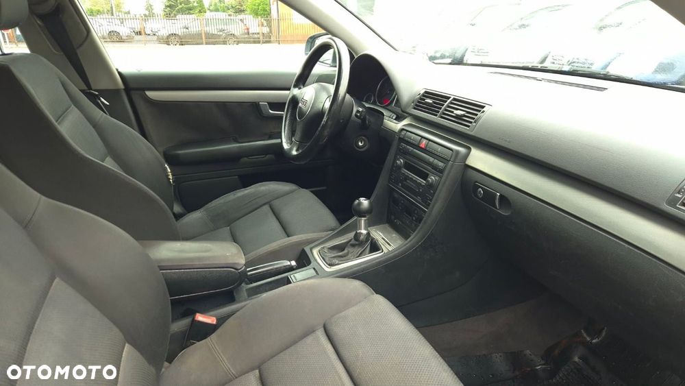 Audi A4 Limousine - 8
