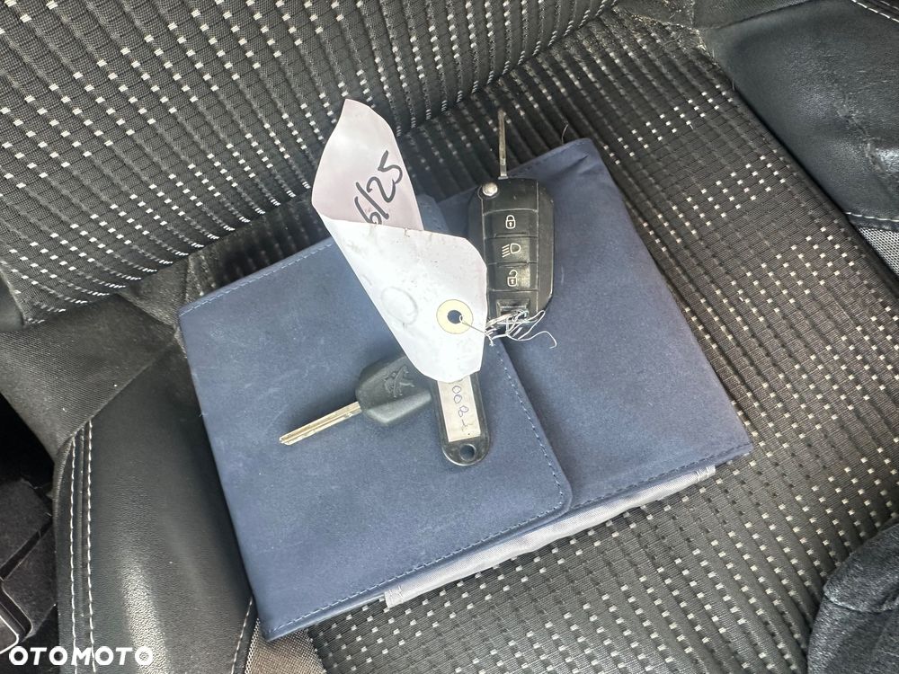 Peugeot 2008 PureTech 82 ETG5 STOP&START Allure - 10