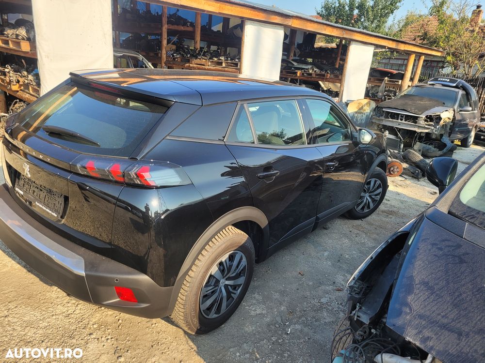 Dezmembrez Peugeot 2008 1.2l benzina - 3