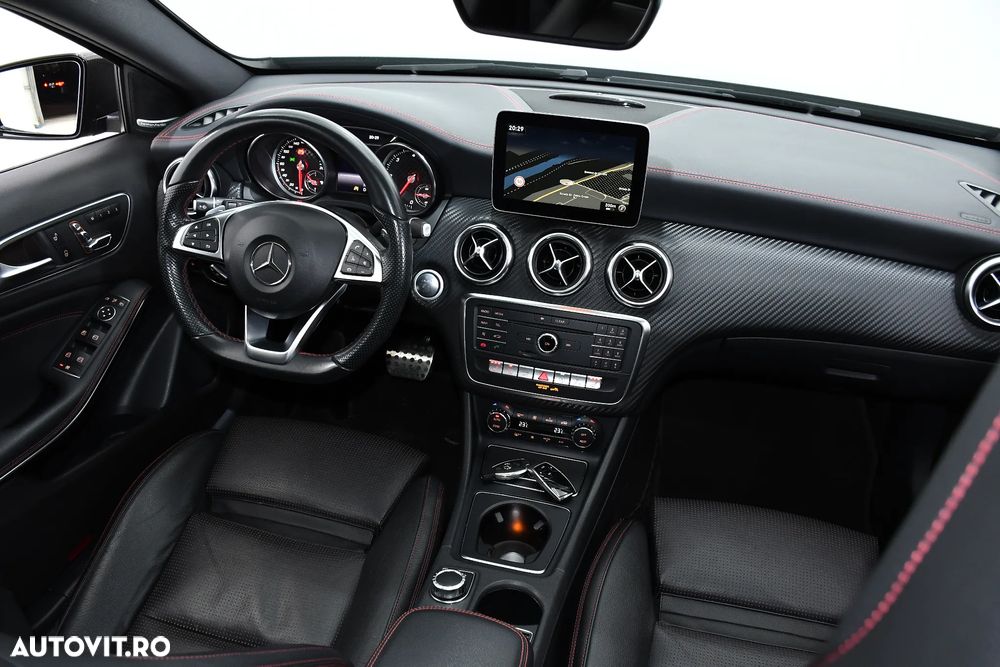 Mercedes-Benz A 220 d 4Matic 7G-DCT AMG Line - 14