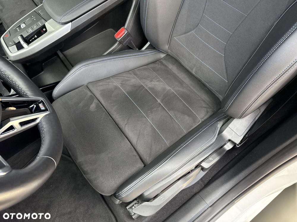 BMW iX1 - 14