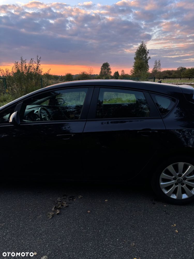 Opel Astra IV 1.6 T Cosmo - 6