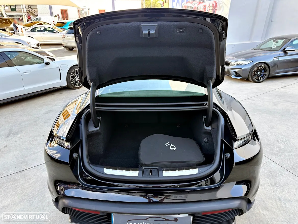 Porsche Taycan Turbo S - 37