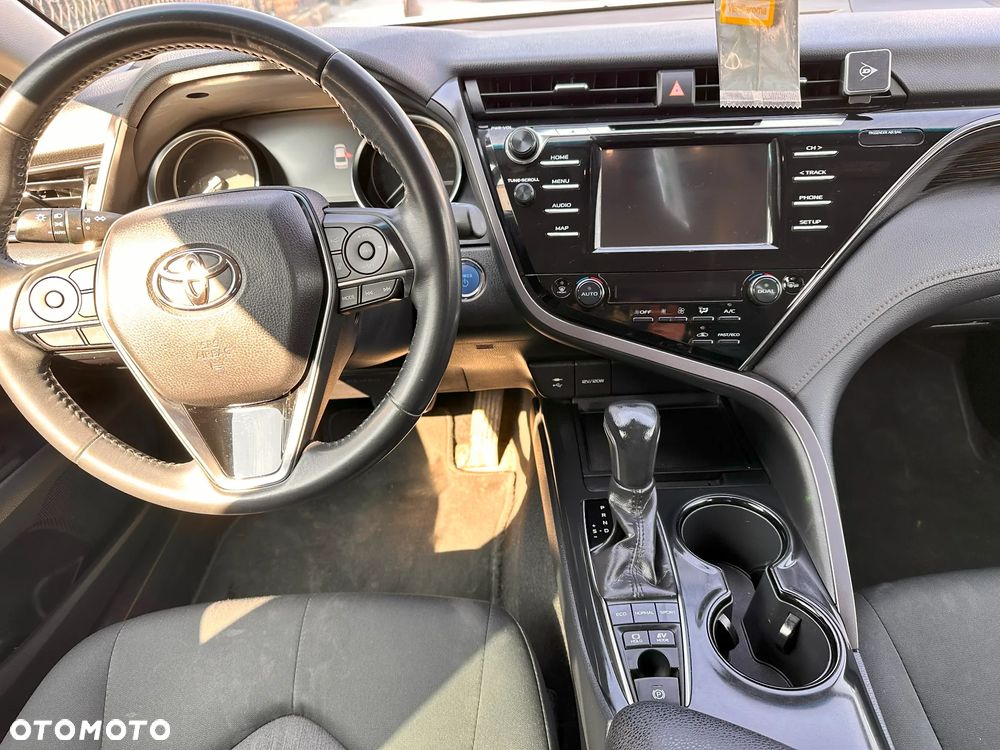 Toyota Camry - 11