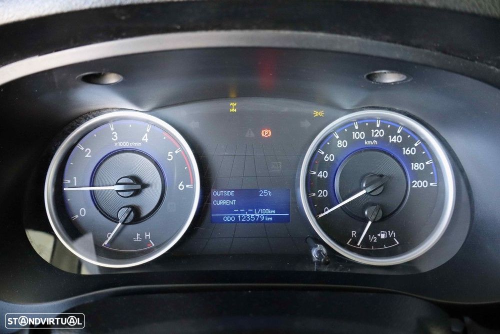 Toyota Hilux 4X4 150 CV 2L - 5