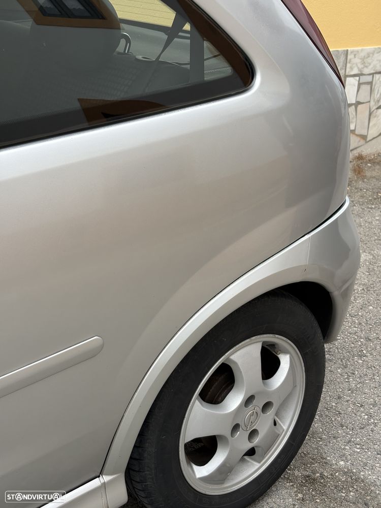 Opel Corsa 1.2 16V Essentia - 4