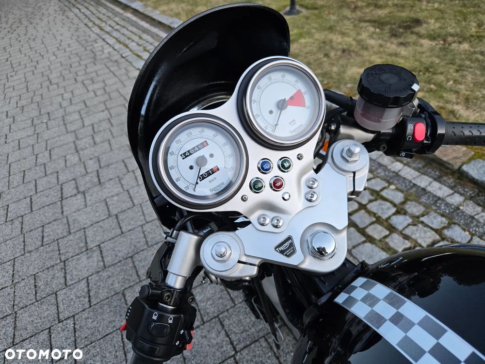 Triumph Thruxton - 22