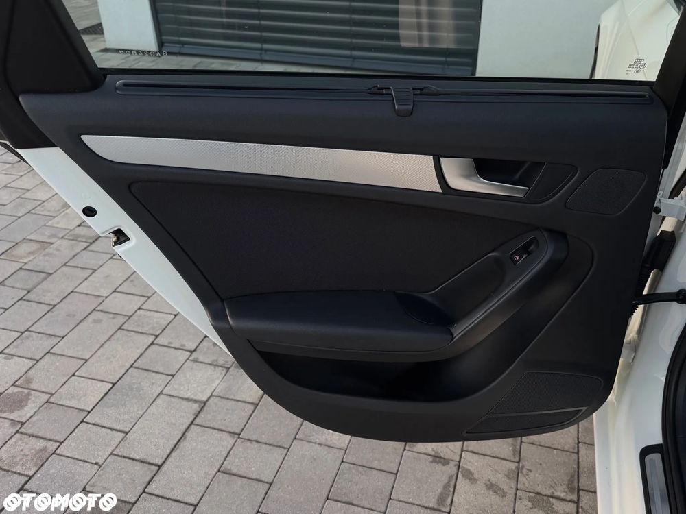 Audi A4 Avant 2.0 TDI DPF quattro Ambition - 33