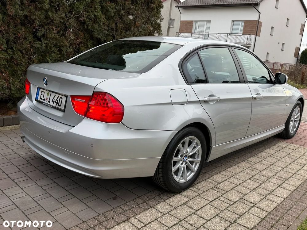 BMW Seria 3 318d DPF Edition Exclusive - 3
