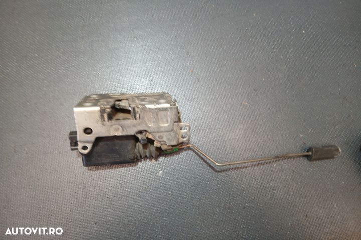 Broasca usa fata stanga Dacia Logan 1 [2004 - 2008] Sedan 1.4 MT (75 - 2