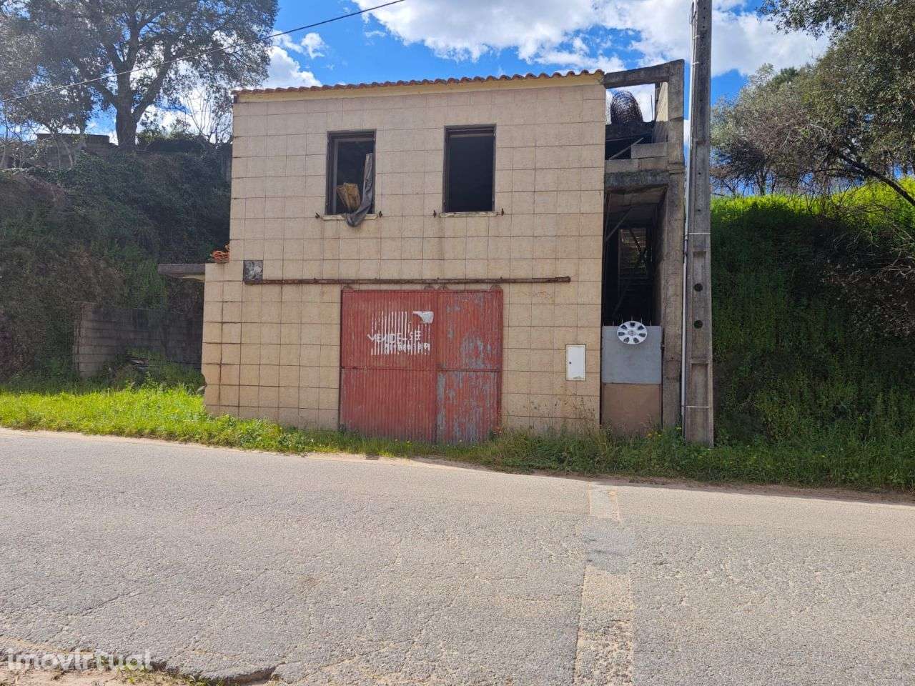 Moradia para restauro com terreno e vistas de rio - Grande imagem: 4/22