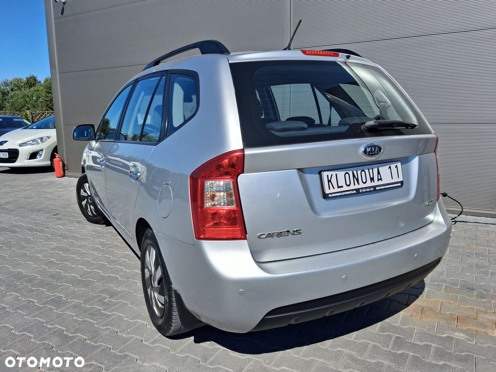 Kia Carens - 6