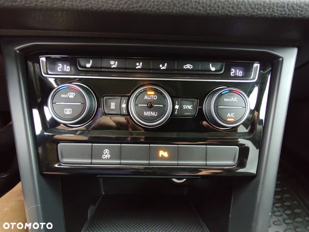 Volkswagen Touran 1.6 TDI SCR Join - 21
