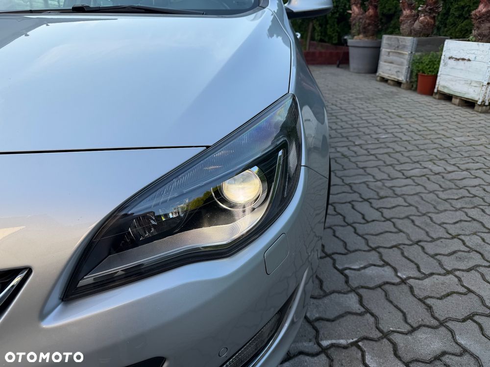Opel Astra 1.4 T Cosmo - 4