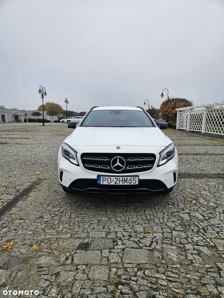 Mercedes-Benz GLA 200 7G-DCT AMG Line - 17