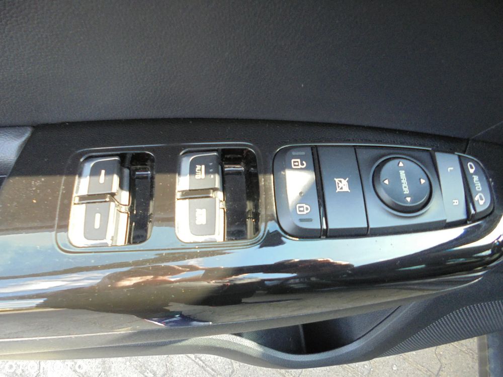 Kia Sportage 1.6 CRDI AWD Eco-Dynamics+ (48V M-H) DCT PLATINUM - 8