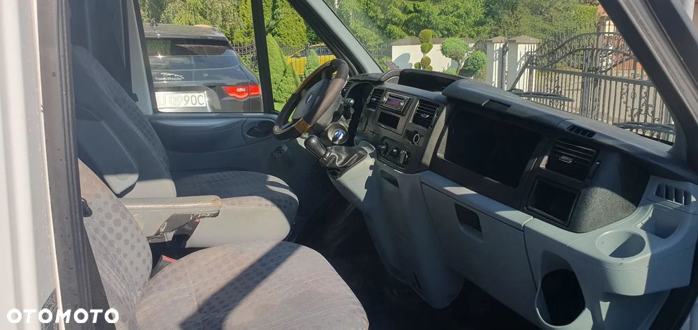 Ford Transit - 12
