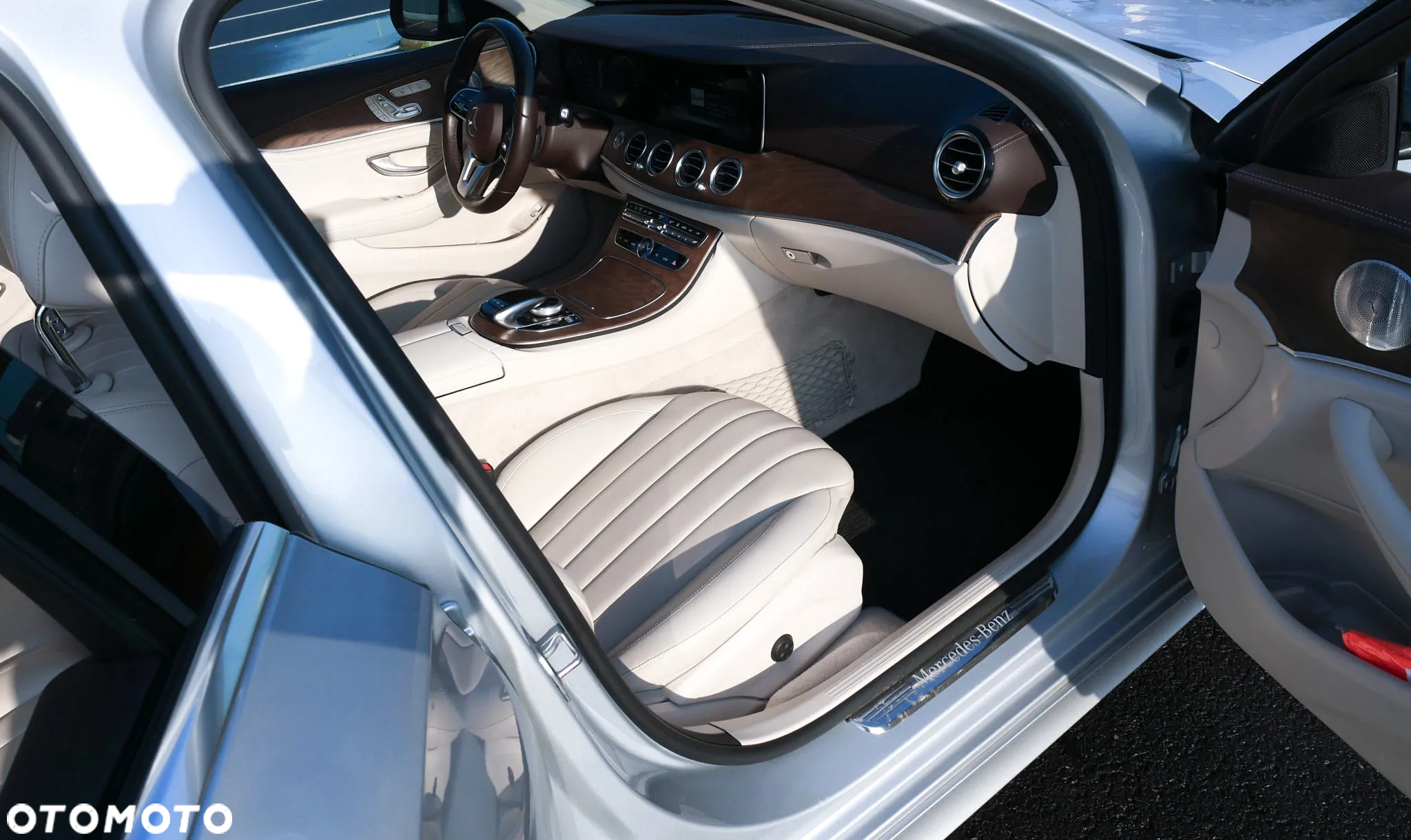 Mercedes-Benz Klasa E 300 de AMG - 20