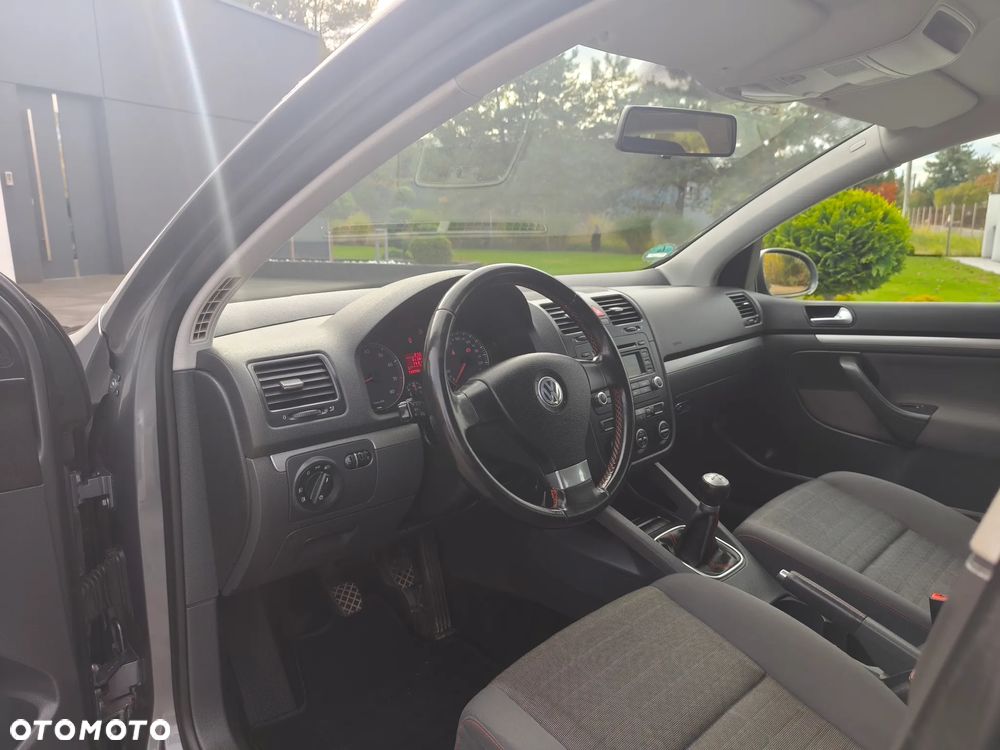 Volkswagen Golf 1.6 Goal - 18