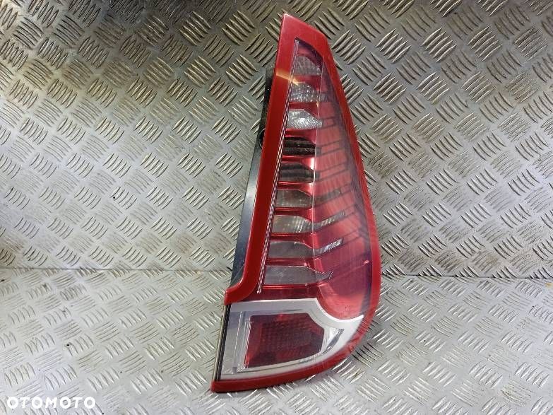 LAMPA PRAWA TYLNA RENAULT SCENIC III - 1