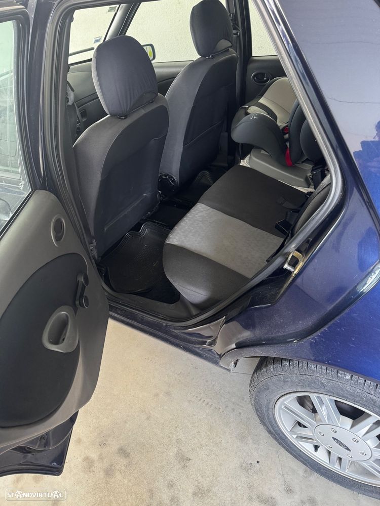 Ford Fiesta 1.8 TDdi Techno - 3