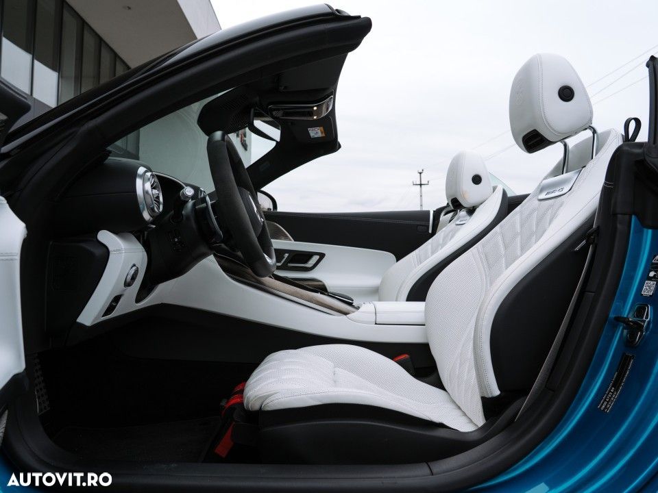Mercedes-Benz SL 63 AMG - 13