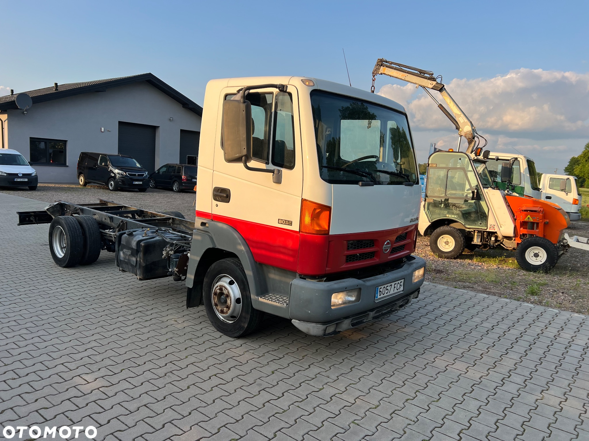 Nissan Atleon 80.140 - 14