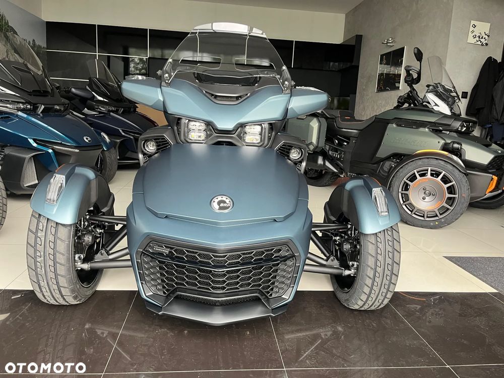 Can-Am Spyder - 2