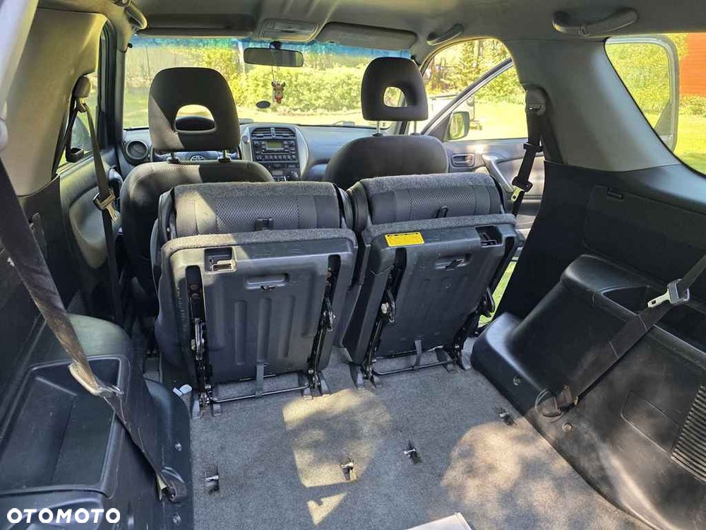 Toyota RAV4 - 13
