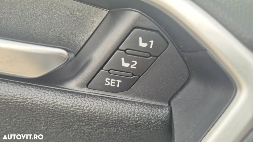 Toyota RAV4 2.5 VVT-iE 4x4 Luxury - 19