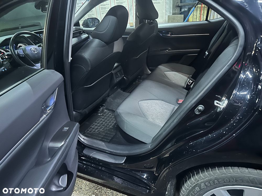 Toyota Camry 2.5 Hybrid Comfort CVT - 18