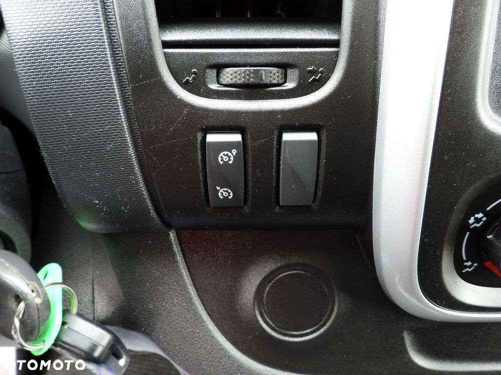 Renault TRAFIC  FURGON CHŁODNIA  0*C TEMPOMAT LEDY KLIMATYZACJA  120KM - 35