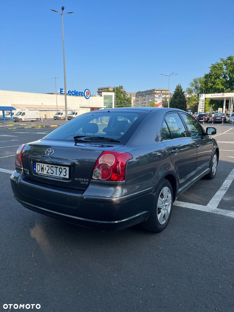Toyota Avensis 2.0 D-4D Sol - 18