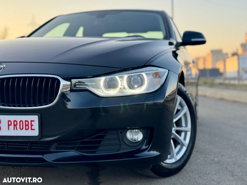 BMW Seria 3 320i Aut. - 25